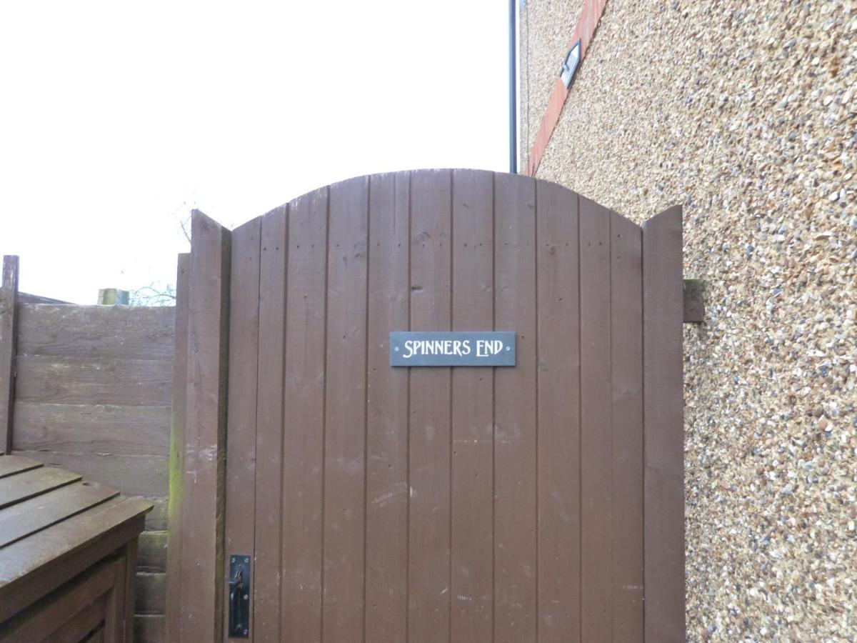 Spinners End Watford  Exterior photo